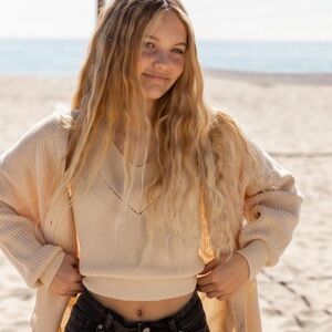 Roxy Women's Crazy Glory Rib V-Neck Crop Sweater
Tank. NWT. Size Medium.